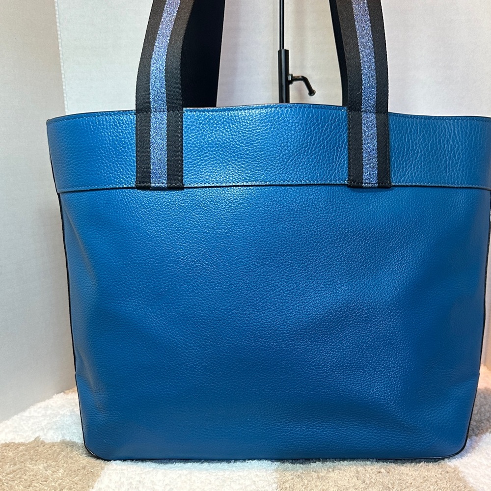 Coach Jes large Horse and Carriage Tote - Picture 4 of 16